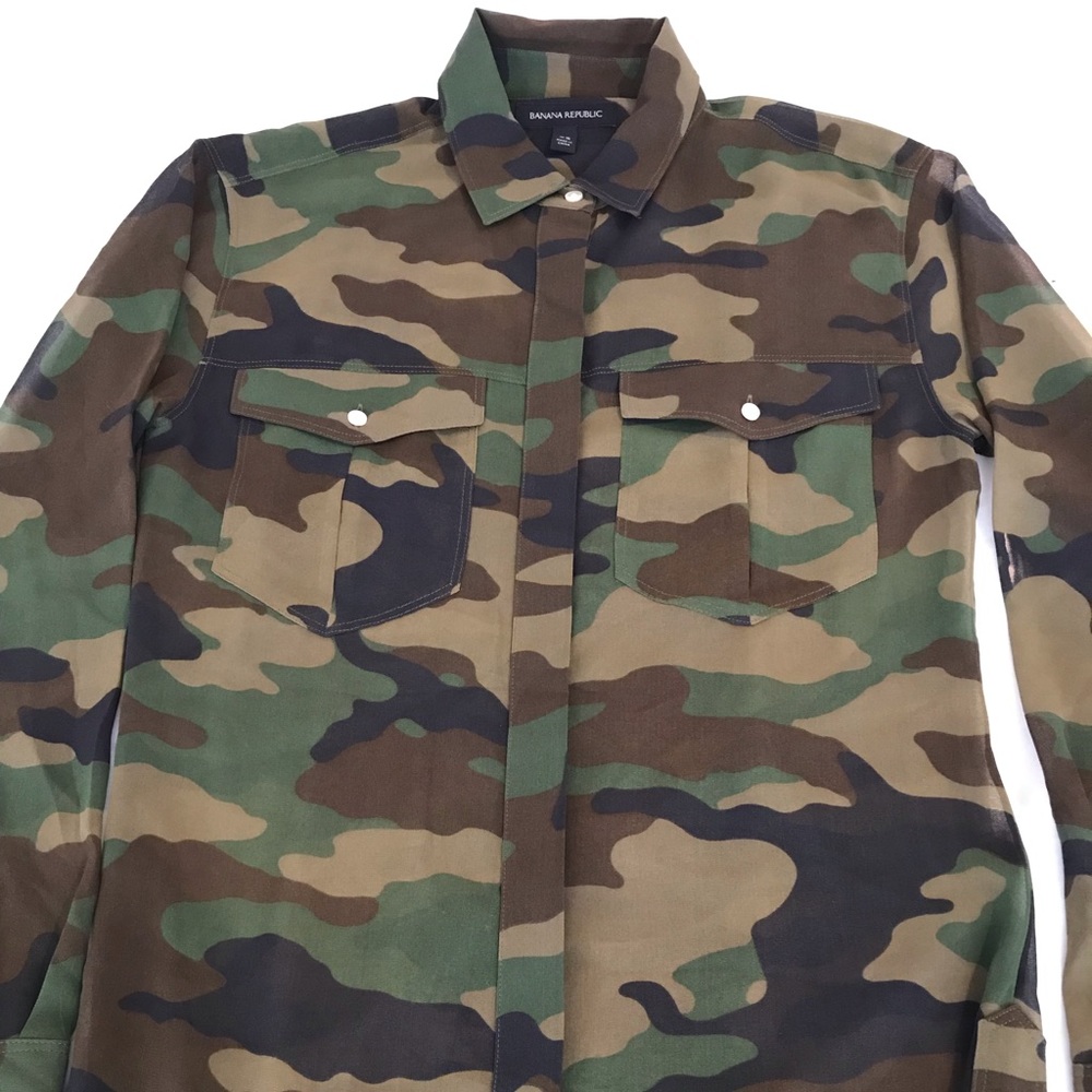 Banana Republic Camo blouse